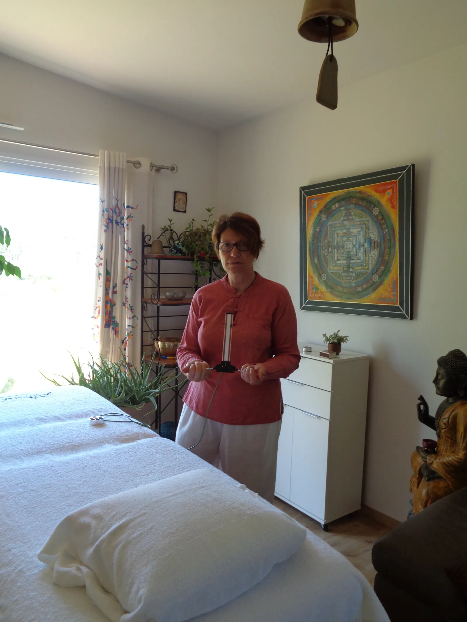 Table de soin dans le cabinet de Patricia Buschlen